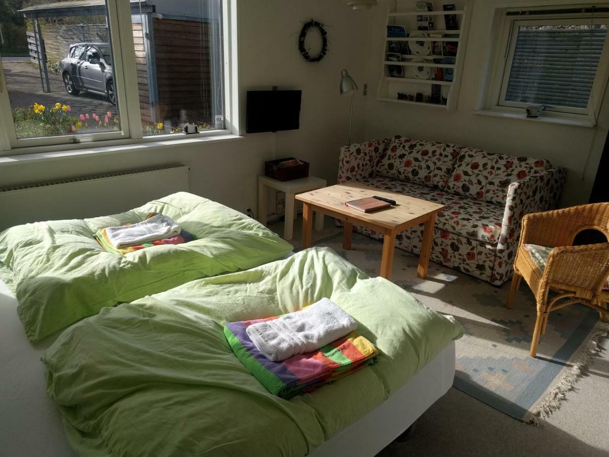 Mini-Apartment In The Flowerbed Søborg Exterior foto